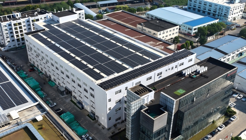 26/01/04 上海艾克森踐行智能制造綠色工廠——光伏發(fā)電節(jié)能技改項(xiàng)目成功運(yùn)行